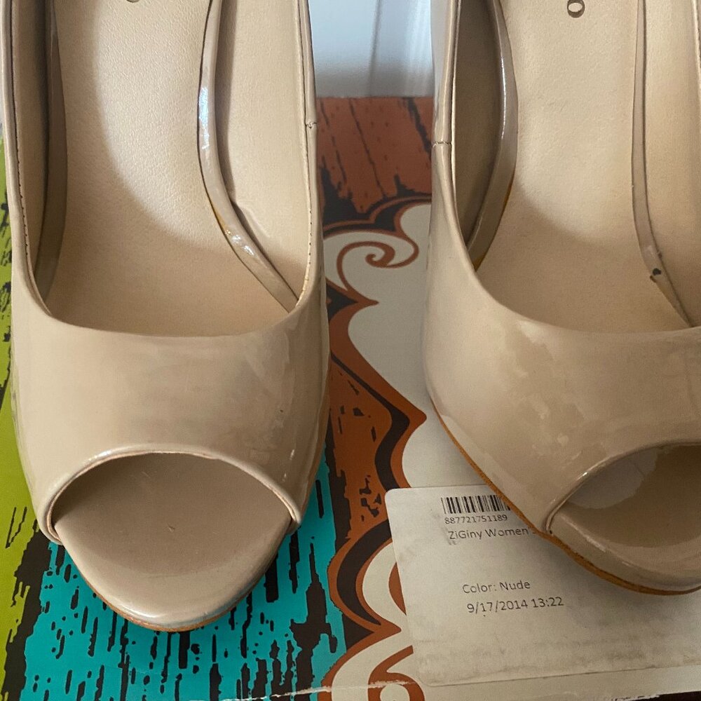 ZIGI Soho BANEN Nude Beige Patent Leather Stiletto Heels Pump Shoes *8M* - Picture 5 of 8